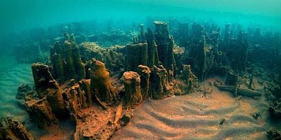 RUINS OF A 3000-YEAR-OLD ARMENIAN CASTLE FOUND IN LAKE VAN 